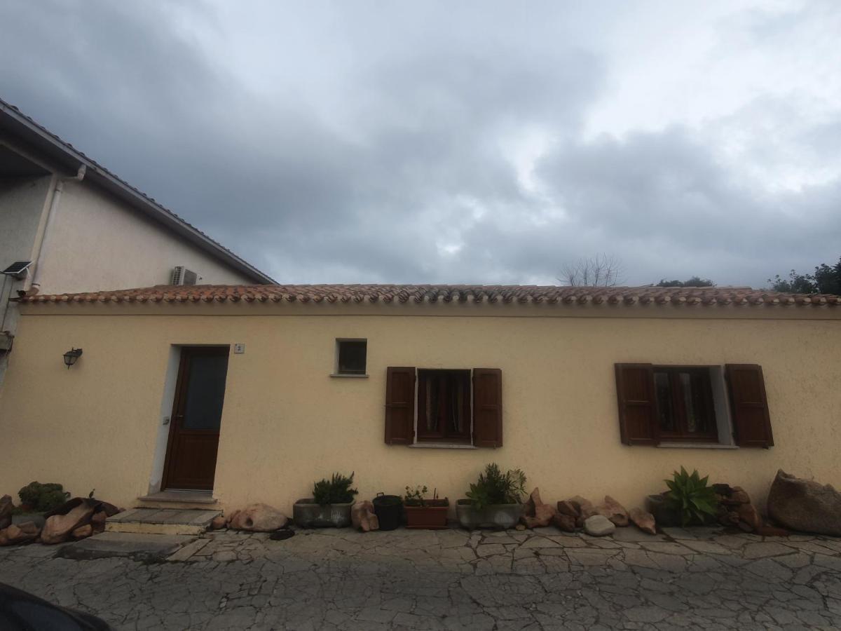 Appartamento Stangoni Badesi Bagian luar foto